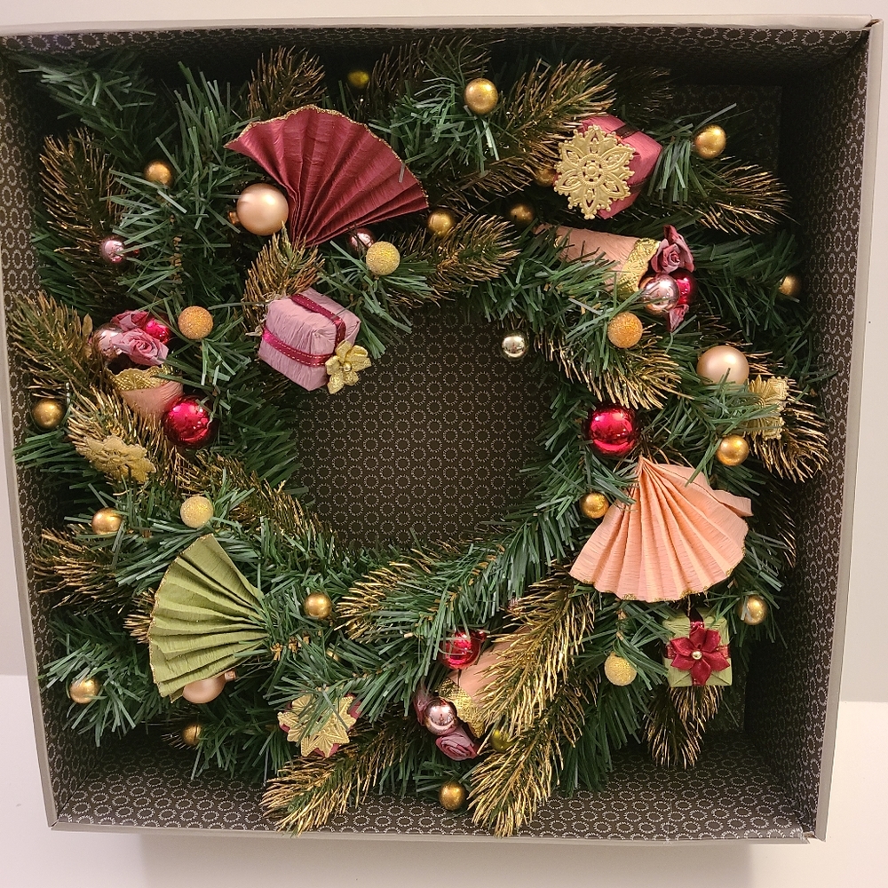 Wreath Martha Stewart Lustous Finery Collection 38"round x 4" thick - Picture 6 of 8